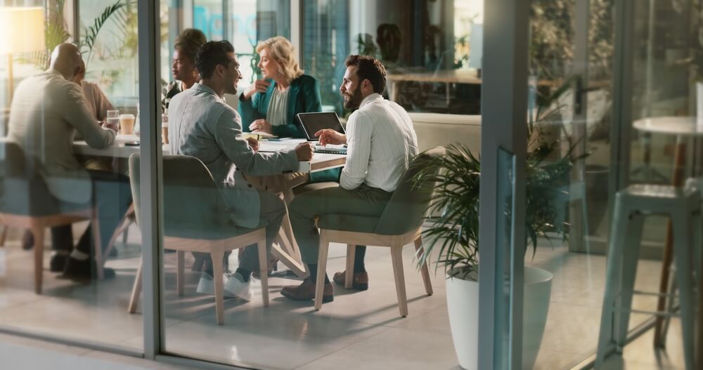 business-bankruptcy-meeting business-bankruptcy-meeting